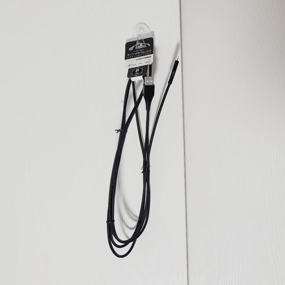 COPY - NEW CELLTRONIX Titanium Xtra Long Cable Apple 8Ft (Black) - Picture 1 of 3
